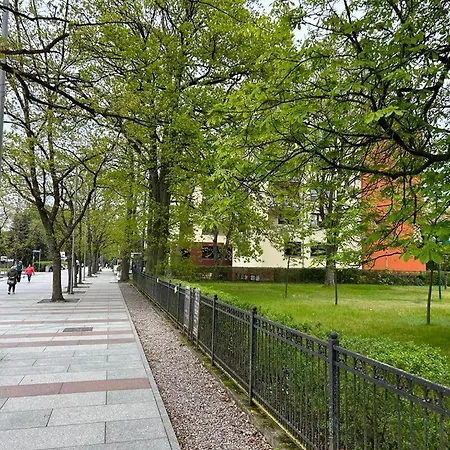 Sikorskiego 200 M Od Plazy *